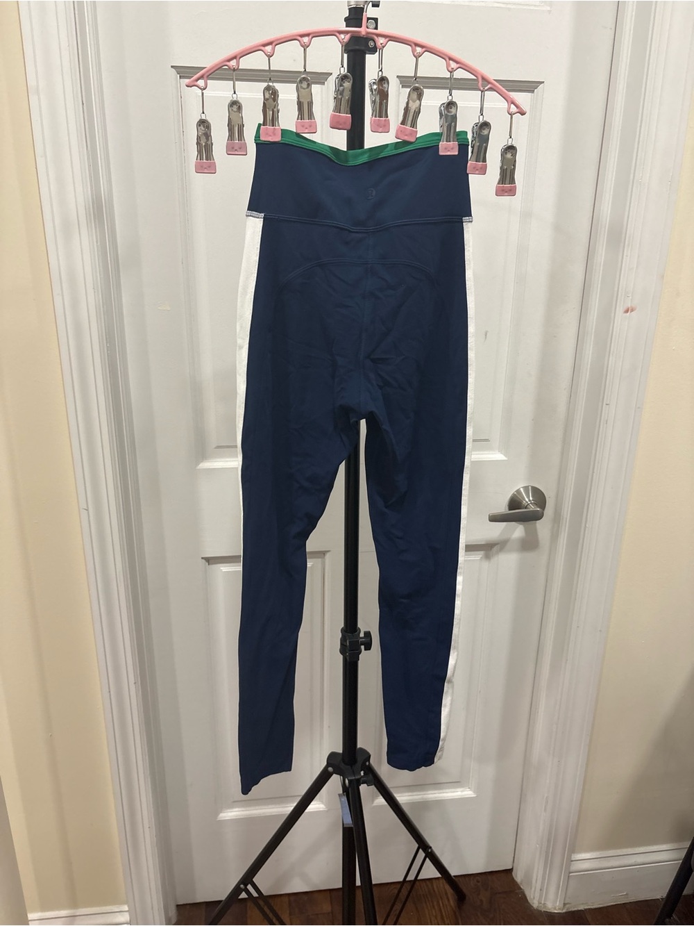 Lululemon Navy, White & Green Leggings - Picture 4 of 6